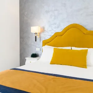 Luxury House Bed & Breakfast